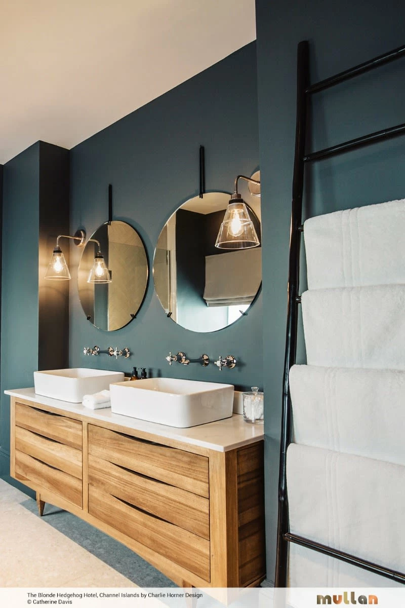 Kairi Modern Glass Bathroom Wall Light IP65 9 Kairi Modern Glass Bathroom Wall Light IP65 - Image 7