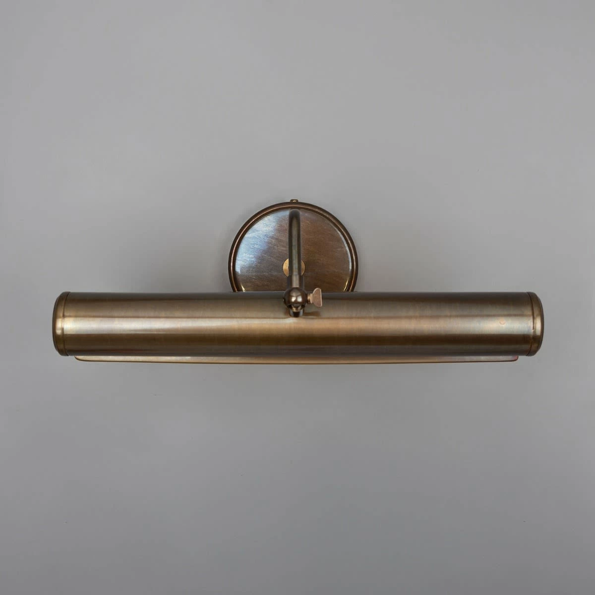 Belfast Antique Bronze Picture Light 5 Belfast Antique Bronze Picture Light - Image 3