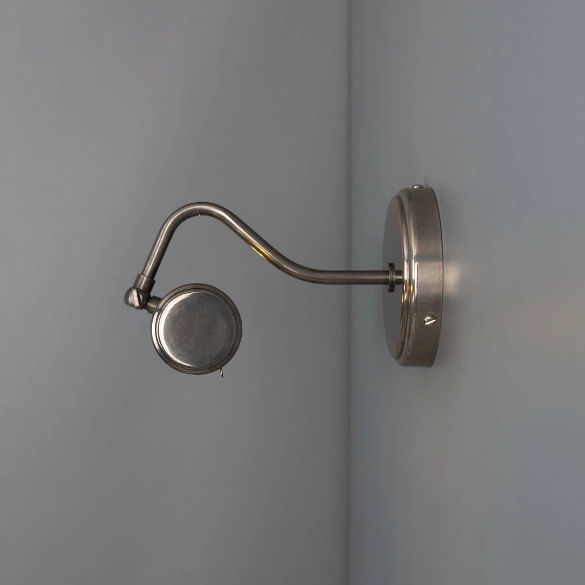 Belfast Antique Bronze Picture Light 7 Belfast Antique Bronze Picture Light - Image 5