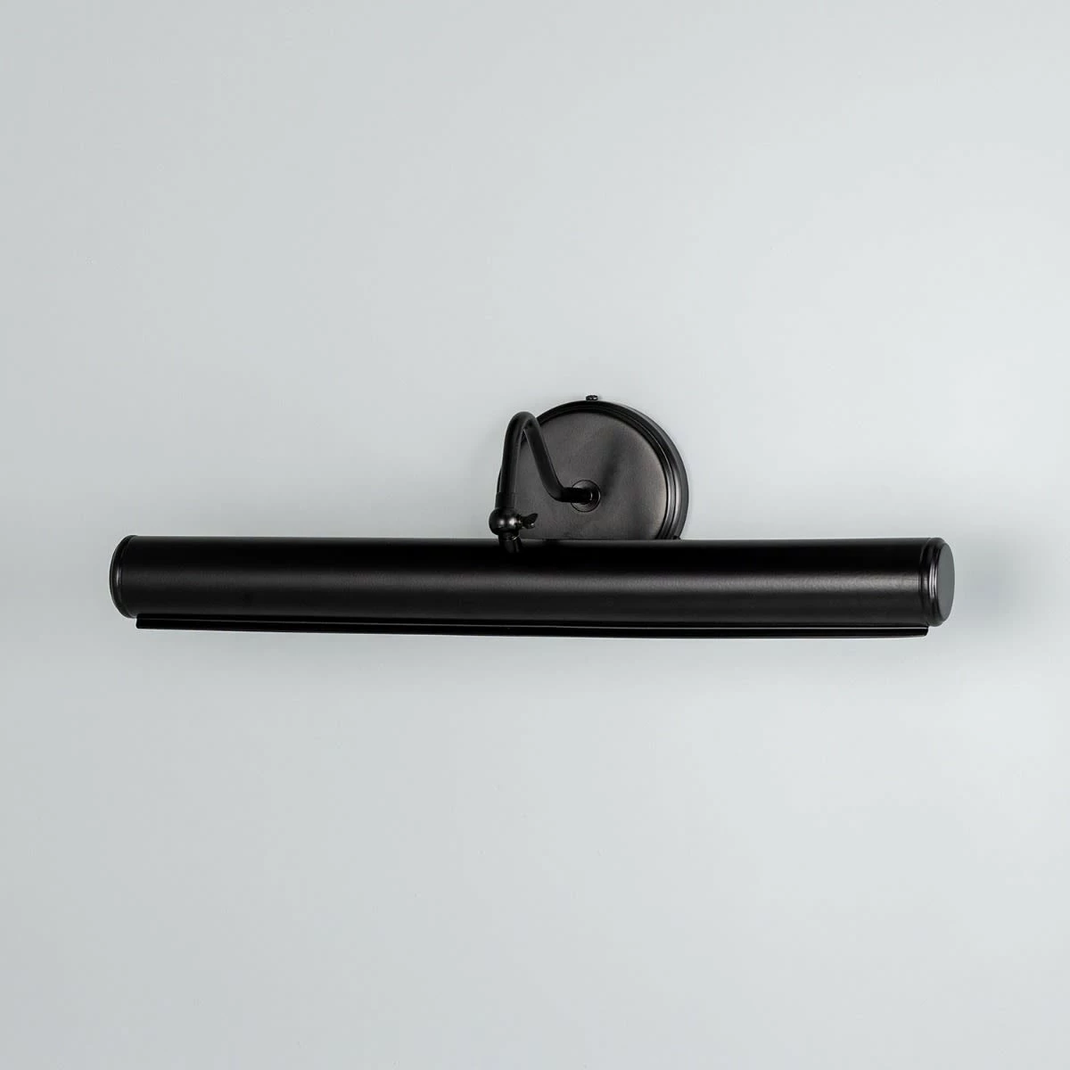 Belfast Antique Bronze Picture Light 17 Belfast Antique Bronze Picture Light - Image 15