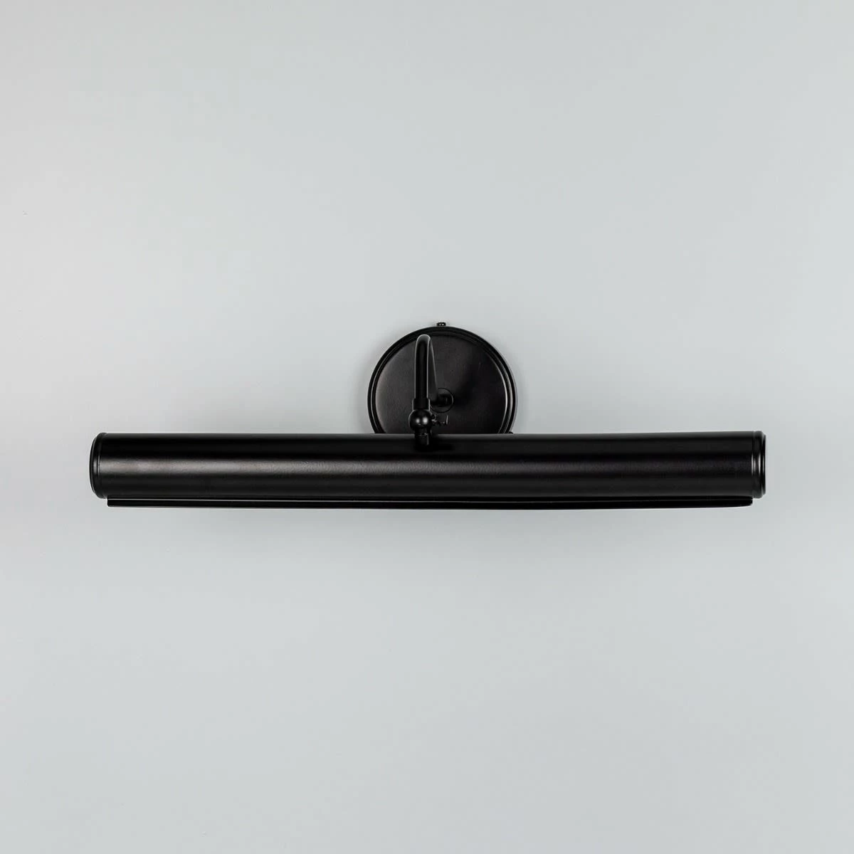 Belfast Antique Bronze Picture Light 18 Belfast Antique Bronze Picture Light - Image 16