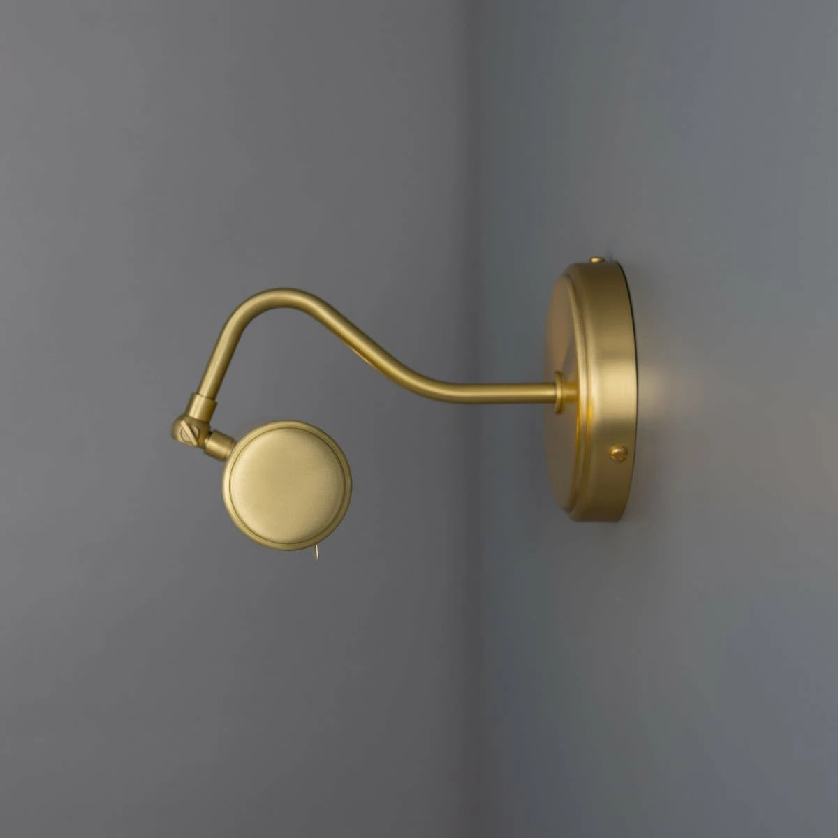 Belfast Antique Bronze Picture Light 13 Belfast Antique Bronze Picture Light - Image 11